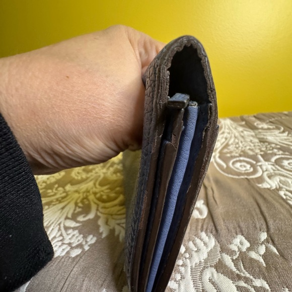 ❌❌ON HOLD❌❌ Gucci Blue Leather Wallet - Picture 6 of 6